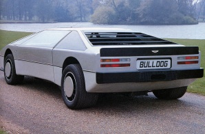 1980 Aston Martin Bulldog r3q.jpg