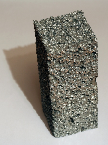 Datei:Aluminiumschaum.jpg