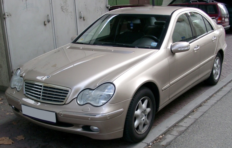 Datei:Mercedes W203 front 20080318.jpg